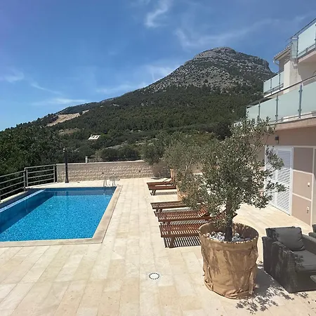 Nikola - Pool Side Апартаменти