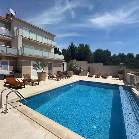 Nikola - Pool Side Апартаменти *