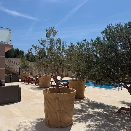 Daire Nikola - Pool Side *