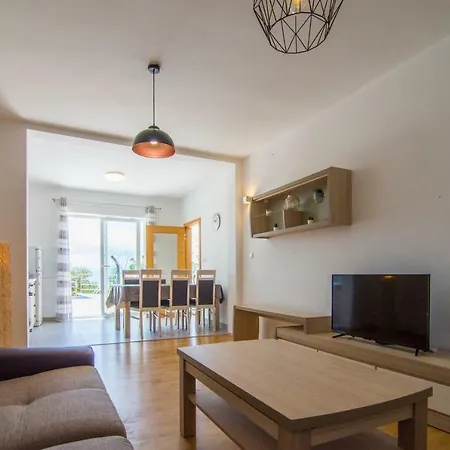 Lägenhet Nikola - Pool Side Bol