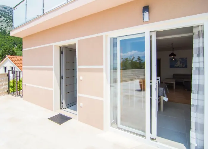 Apartman Nikola - Pool Side Bol